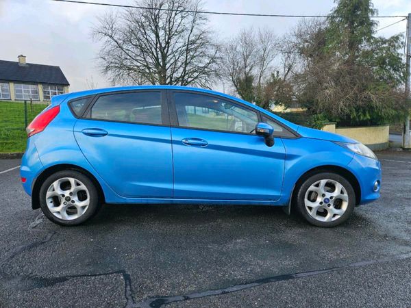 Ford Fiesta Hatchback, Petrol, 2013, Blue
