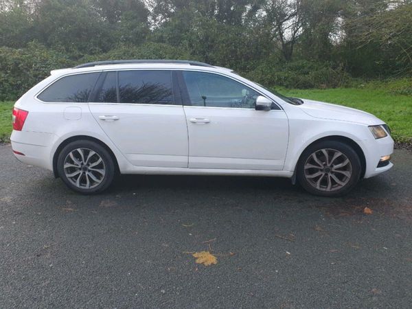 Skoda Octavia Estate, Diesel, 2017, White