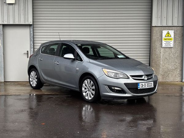 Vauxhall Astra Hatchback, Diesel, 2013, Silver