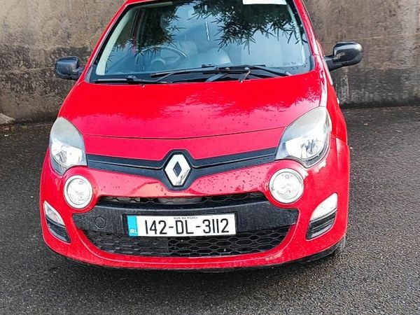 Renault Twingo Hatchback, Petrol, 2014, Red