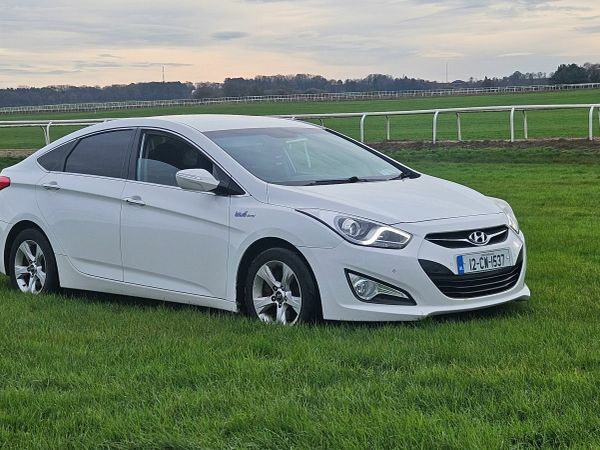Hyundai i40 Saloon, Diesel, 2012, White