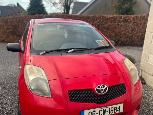 Toyota Yaris Hatchback, Petrol, 2006, Red
