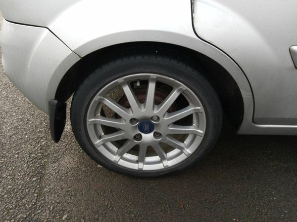 Ford Fiesta Hatchback, Diesel, 2009, Silver