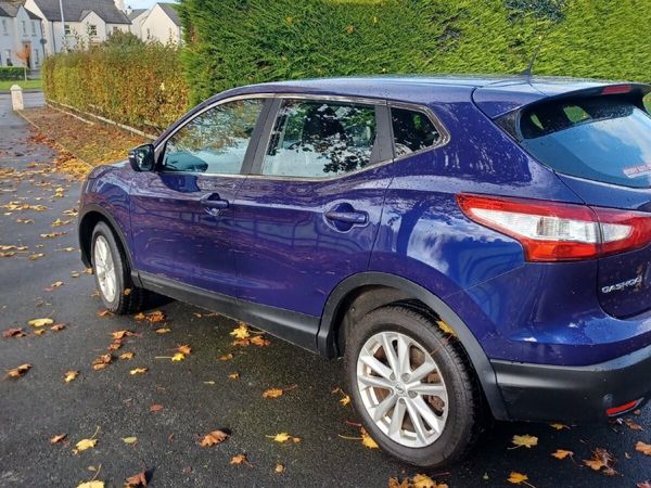 Nissan Qashqai SUV, Diesel, 2014, Blue