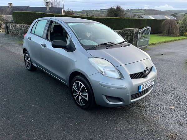 Toyota Yaris Hatchback, Petrol, 2010, Silver