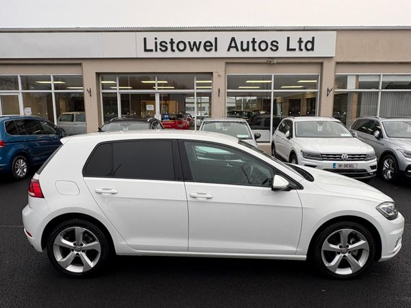 Volkswagen Golf Hatchback, Petrol, 2017, White