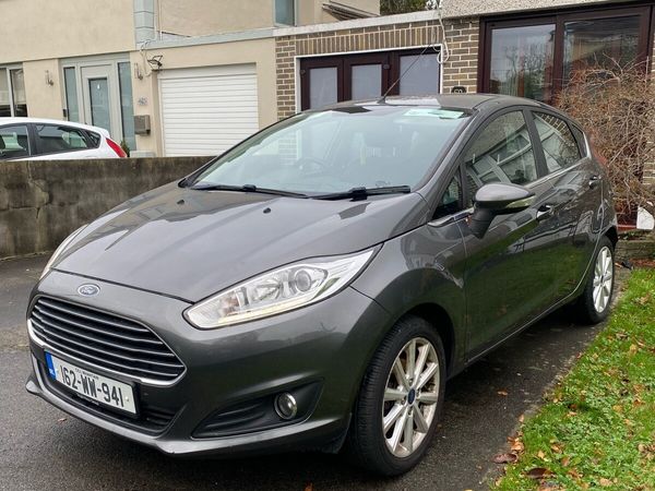 Ford Fiesta Hatchback, Petrol, 2016, Grey