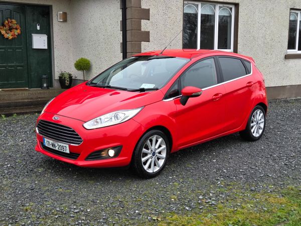 Ford Fiesta Hatchback, Diesel, 2017, Red