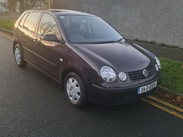 Volkswagen Polo Hatchback, Petrol, 2004, Red