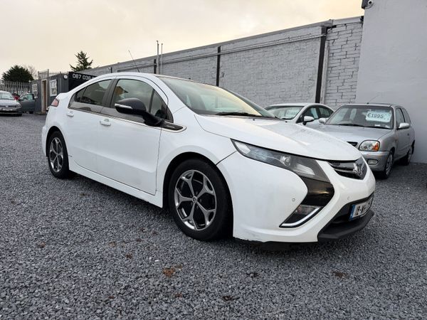 Vauxhall Ampera Hatchback, Petrol Plug-in Hybrid, 2012, White