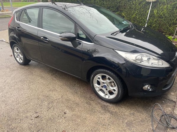 Ford Fiesta Hatchback, Petrol, 2012, Black