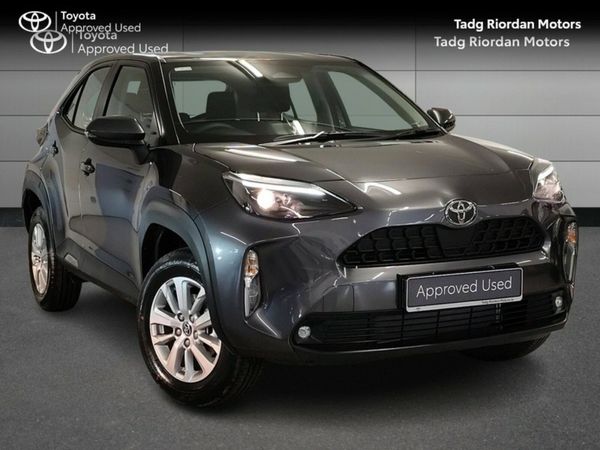 Toyota Yaris Cross Hatchback, Petrol Hybrid, 2025, Grey