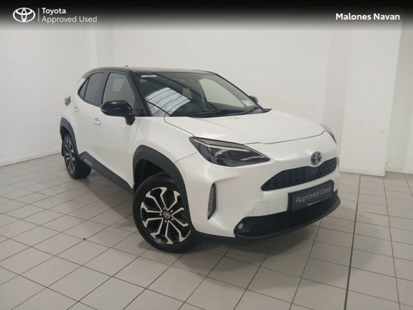 Toyota Yaris Hatchback, Petrol Hybrid, 2022, White