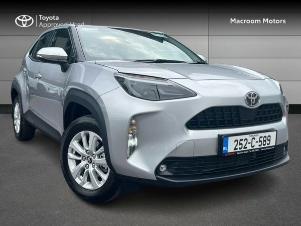 Toyota Yaris Cross SUV, Petrol Hybrid, 2025, Silver