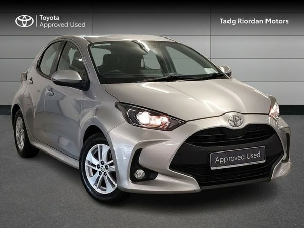 Toyota Yaris Hatchback, Petrol, 2021, Silver