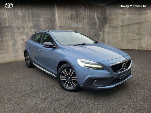 Volvo V40 Hatchback, Diesel, 2018, Blue