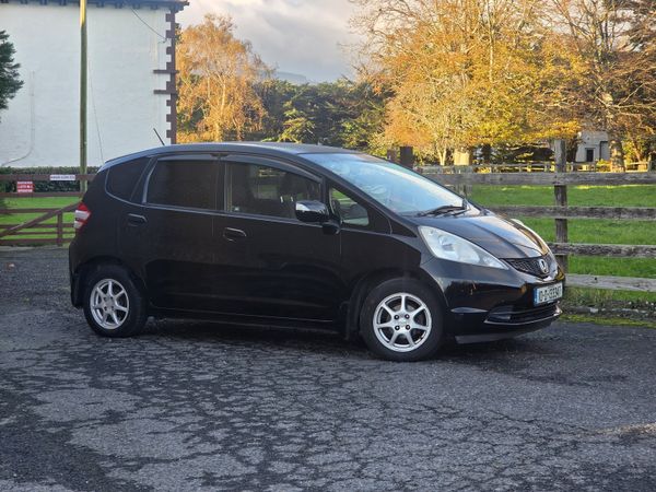 Honda Fit Hatchback, Petrol, 2010, Black