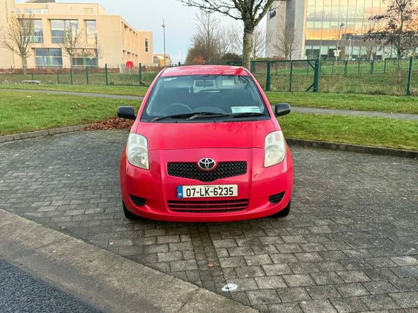 Toyota Yaris Hatchback, Petrol, 2007, Red