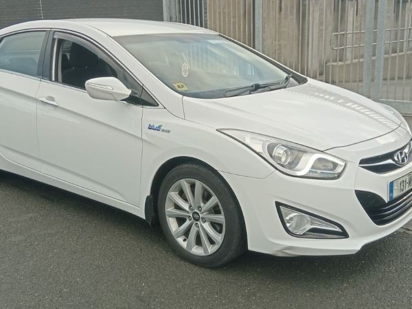 Hyundai i40 Saloon, Diesel, 2013, White
