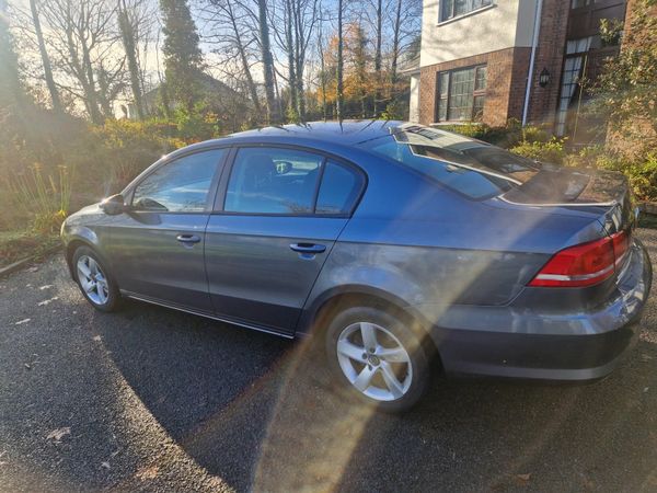 Volkswagen Passat Saloon, Diesel, 2012, Grey