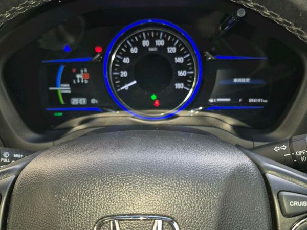 Honda Vezel MPV, Petrol Hybrid, 2015, White