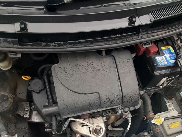 Toyota Yaris Hatchback, Petrol, 2006, Silver