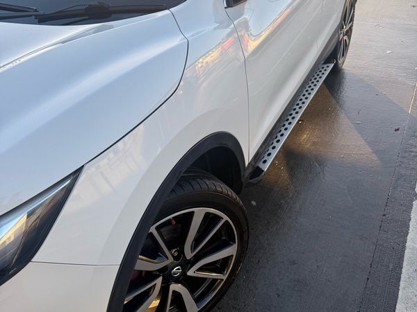 Nissan Qashqai SUV, Diesel, 2017, White
