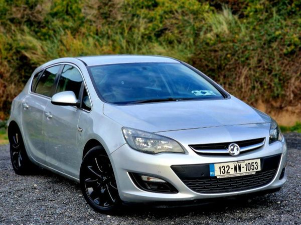 Vauxhall Astra Hatchback, Diesel, 2013, Silver