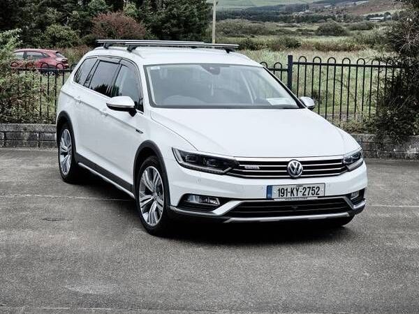 Volkswagen Passat Estate, Diesel, 2019, White