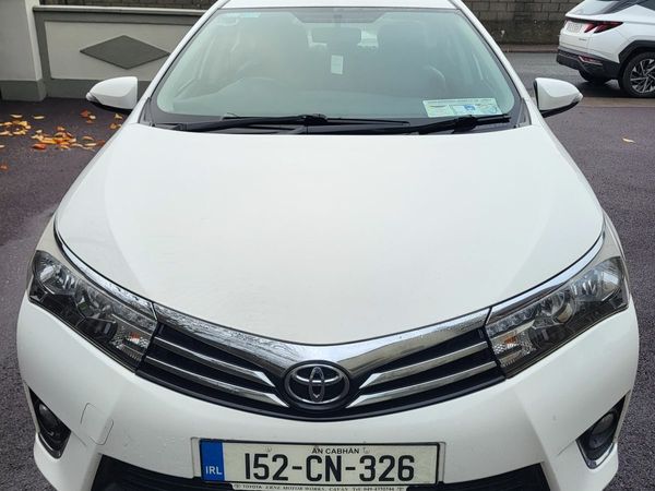Toyota Corolla Saloon, Diesel, 2015, White