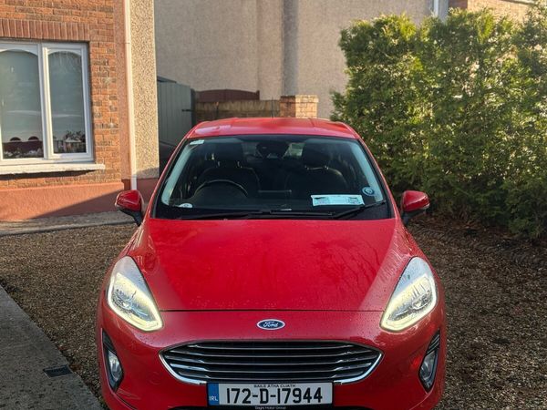 Ford Fiesta Hatchback, Petrol, 2017, Red