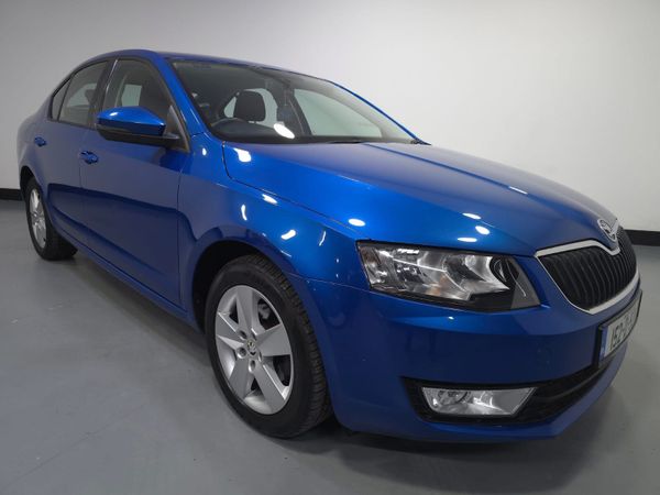 Skoda Octavia Saloon, Diesel, 2015, Blue