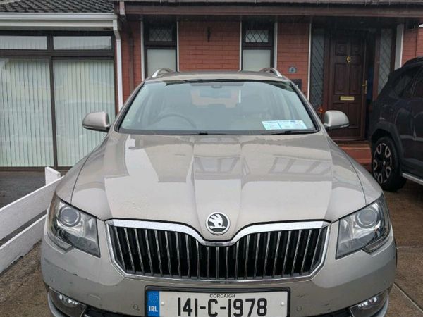 Skoda Superb Estate, Diesel, 2014, Beige