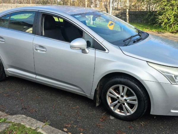 Toyota Avensis Saloon, Diesel, 2010, Silver