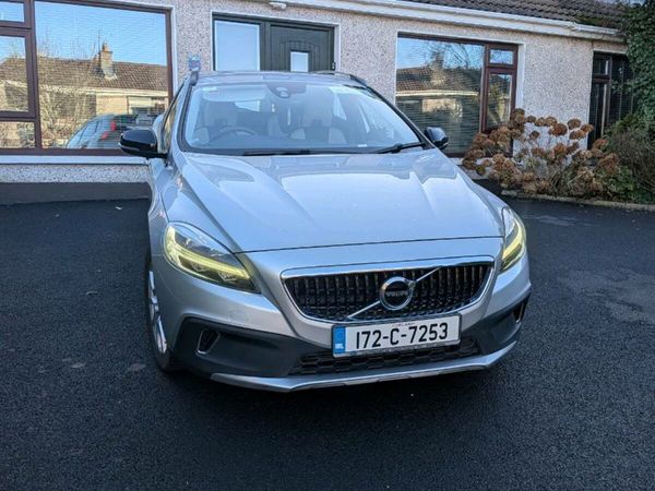 Volvo V40 Hatchback, Diesel, 2017, Silver
