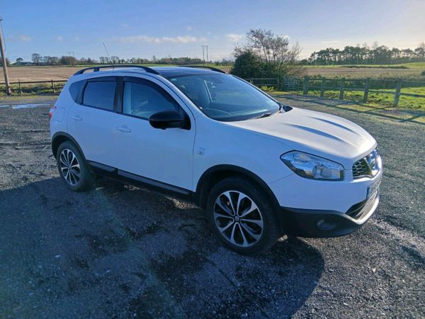 Nissan Qashqai Hatchback, Diesel, 2013, White
