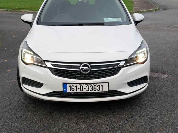 Opel Astra Hatchback, Diesel, 2016, White