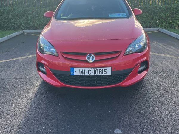 Vauxhall Astra Hatchback, Diesel, 2014, Red