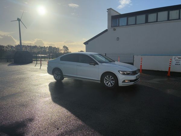 Volkswagen Passat Saloon, Diesel, 2016, White