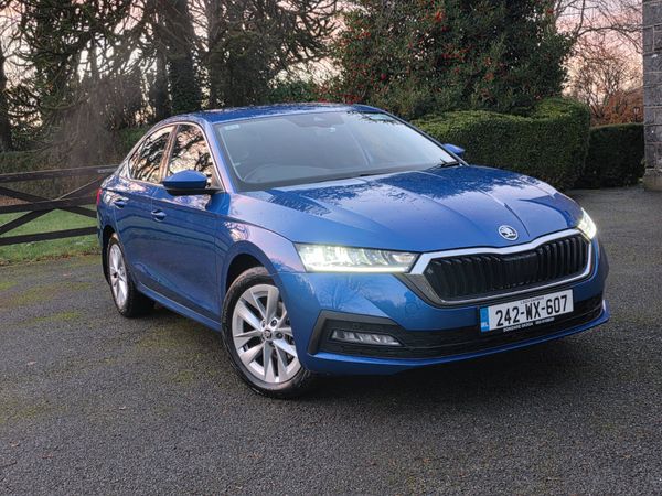 Skoda Octavia Saloon, Diesel, 2024, Blue