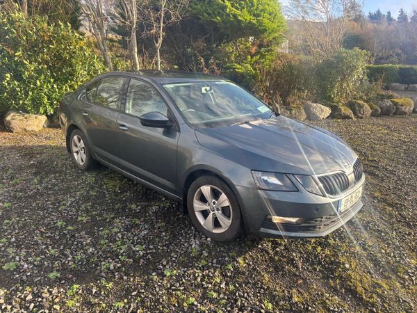 Skoda Octavia Saloon, Diesel, 2019, Grey