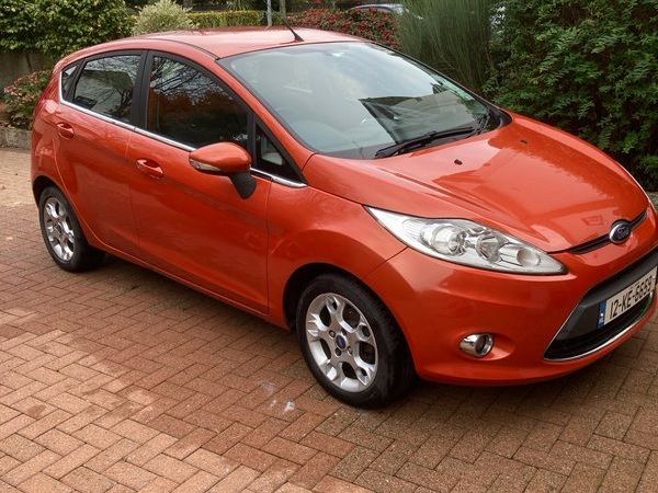 Ford Fiesta Hatchback, Petrol, 2012, Red