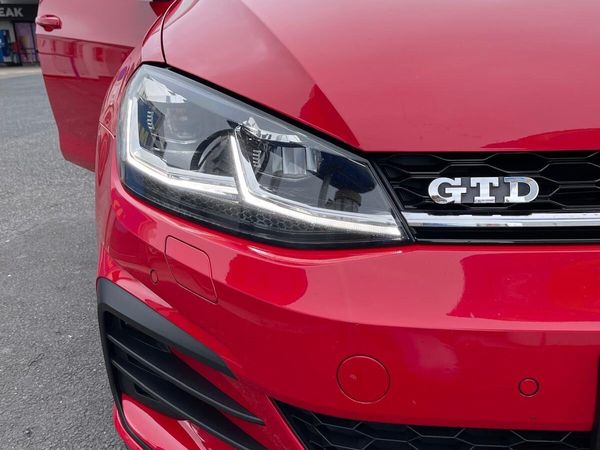 Volkswagen Golf Hatchback, Diesel, 2017, Red