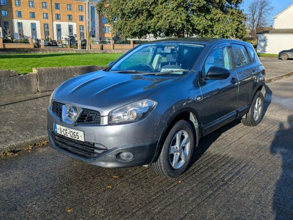 Nissan Qashqai Hatchback, Diesel, 2011, Grey