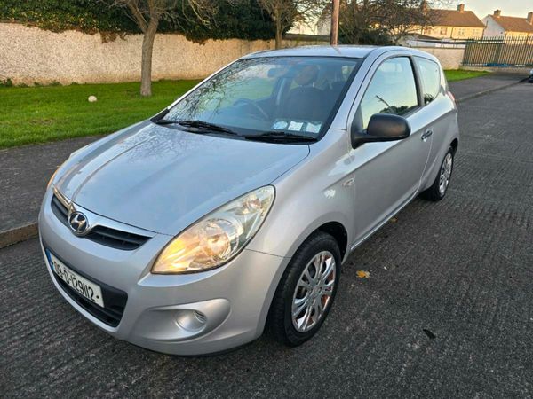 Hyundai i20 Hatchback, Petrol, 2009, Silver