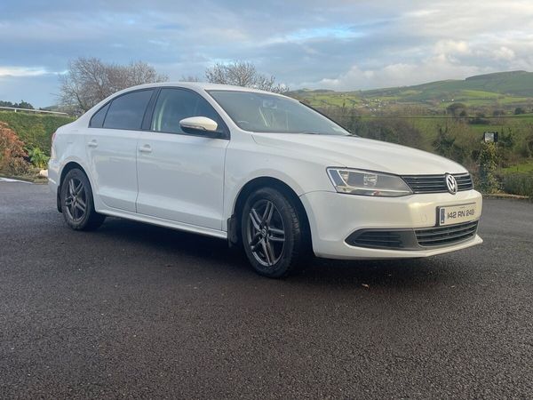 Volkswagen Jetta Saloon, Diesel, 2014, White
