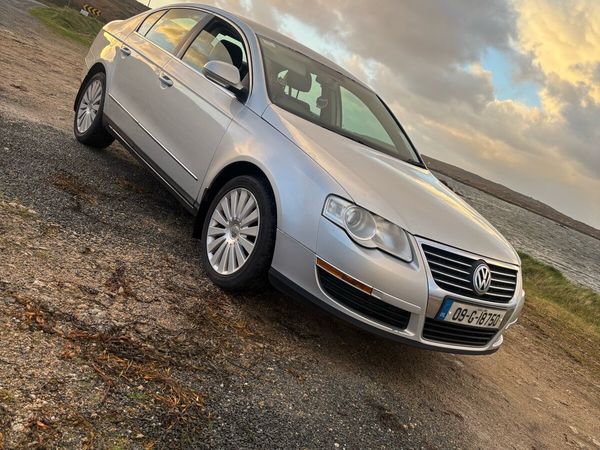 Volkswagen Passat Saloon, Diesel, 2009, Silver