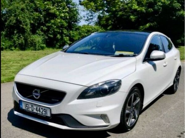 Volvo V40 Hatchback, Diesel, 2015, White
