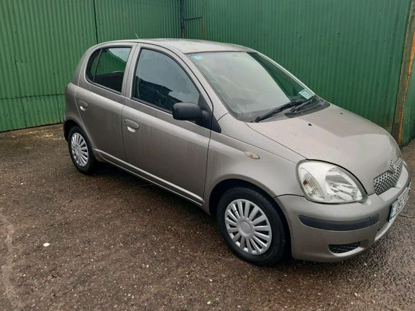 Toyota Yaris Hatchback, Petrol, 2005, Silver