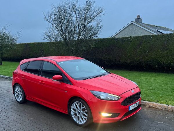 Ford Focus Hatchback, Diesel, 2017, Red